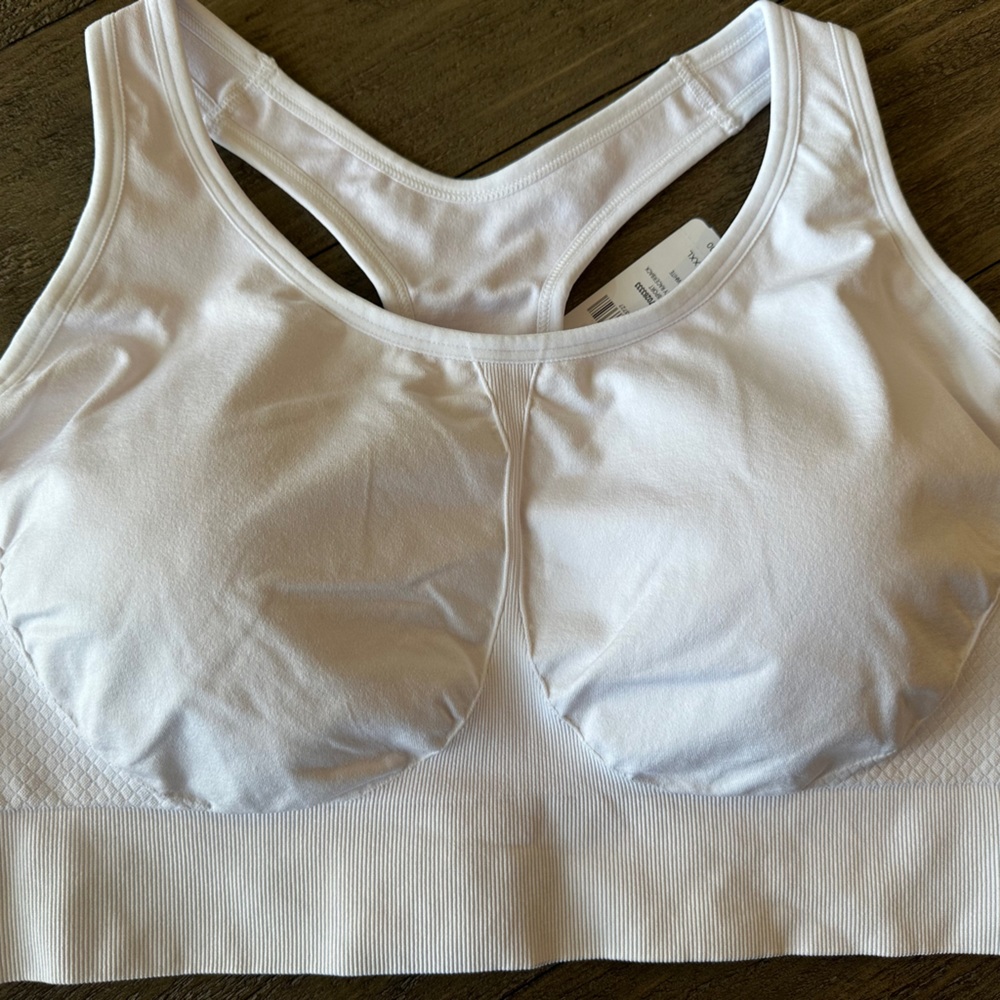 SOMA Seamless Key Racerback. Size XXL and color is Optic White. $32